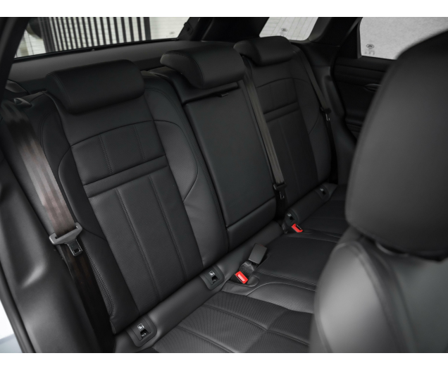 Land Rover Range Rover Evoque R-Dynamic,PlugHybrid,100% Fiscaal aftrekbaar,Pano Autohandel Quintens